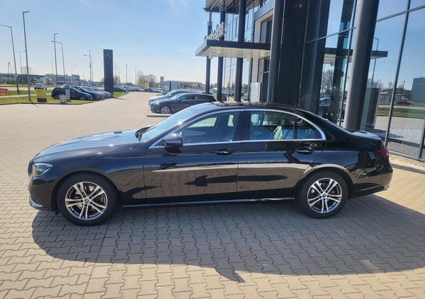 Mercedes-Benz Klasa E cena 184500 przebieg: 80000, rok produkcji 2022 z Otmuchów małe 191